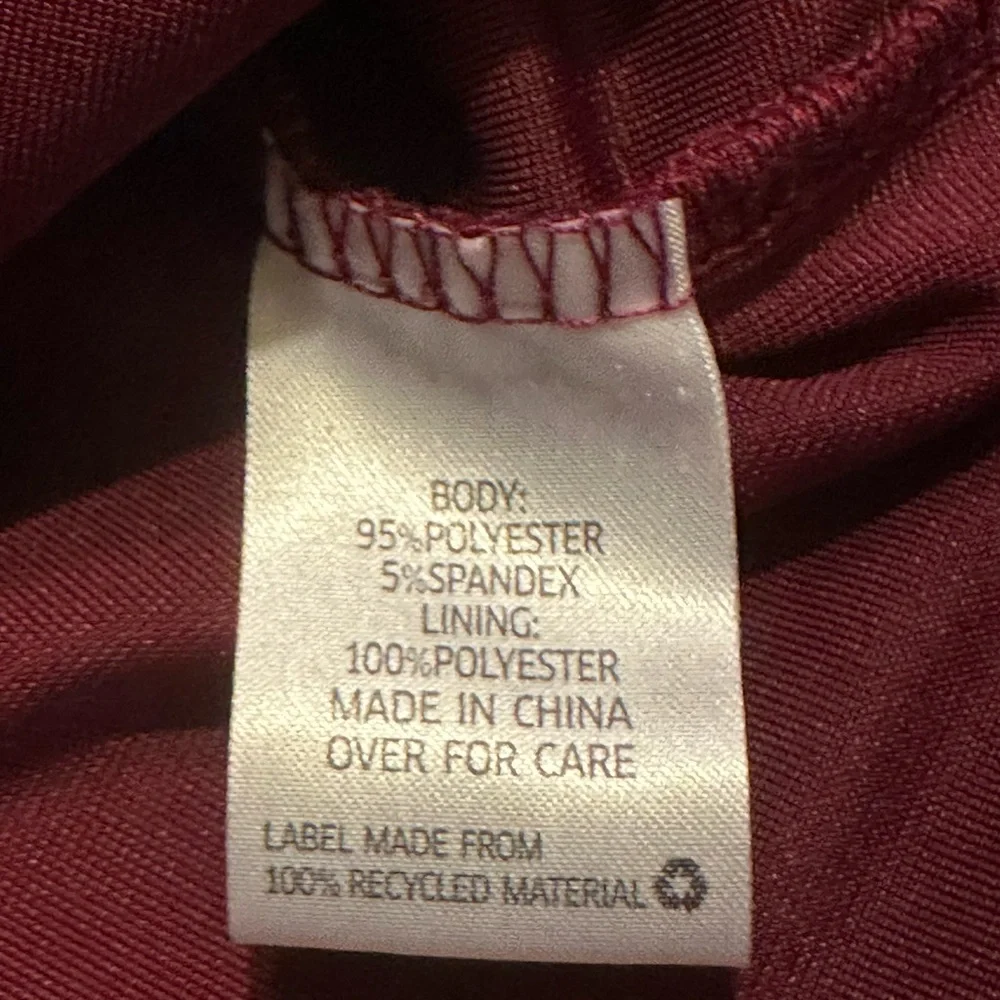 NWT I.N. Girl
Big Girls 7-16 Velvet Blazer  Burgundy - Picture 4 of 9